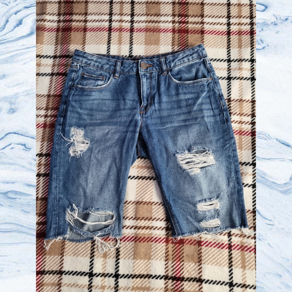 Low-rise Ripped Denim Shorts
